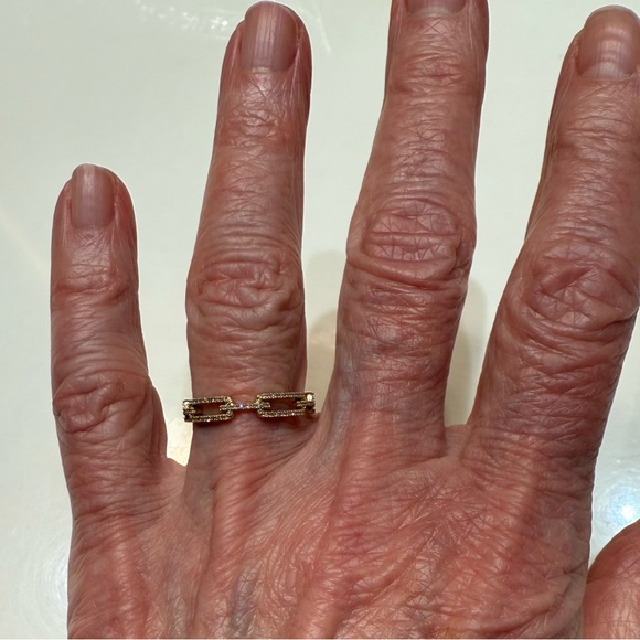 Beautiful 14k White Gold Diamond Chain Link Ring - Picture 7 of 10